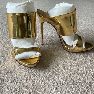 Giuseppe Zanotti Metallic Gold Heels (Never Worn)